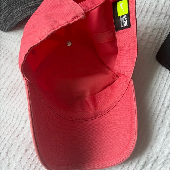 Bundle of 7 Hats - Picture 4 of 5